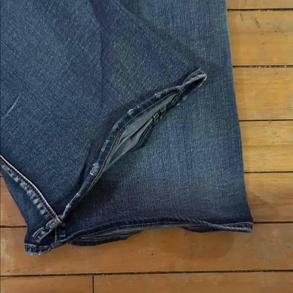 EUC American Eagle Outfitters Distressed Artist Flare Distressed Blue Jeans - Picture 8 of 13